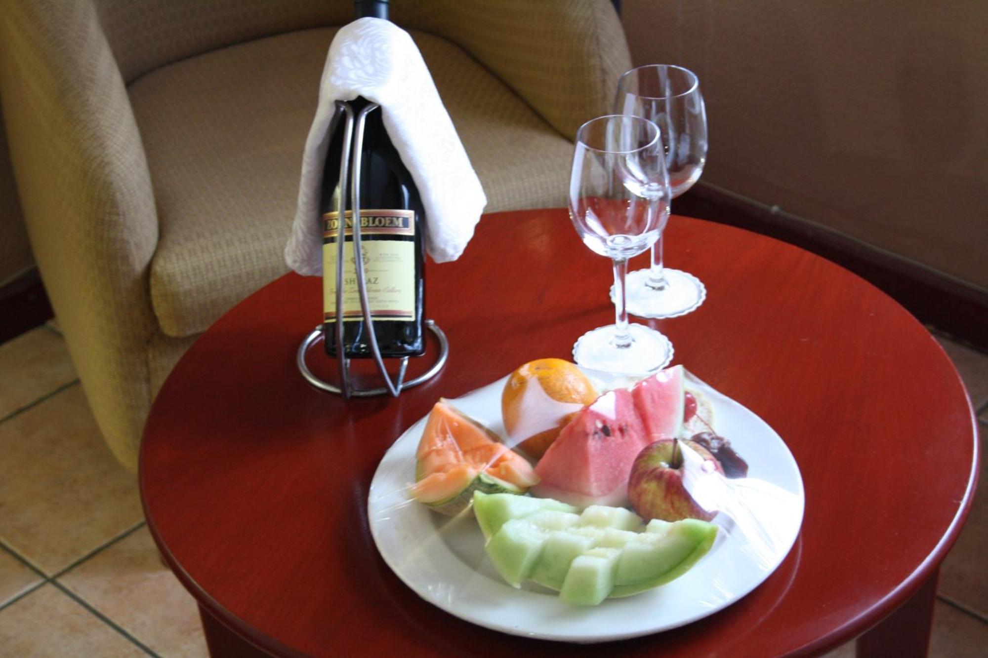 M'Kango Golfview Hotel Лусака Номер фото