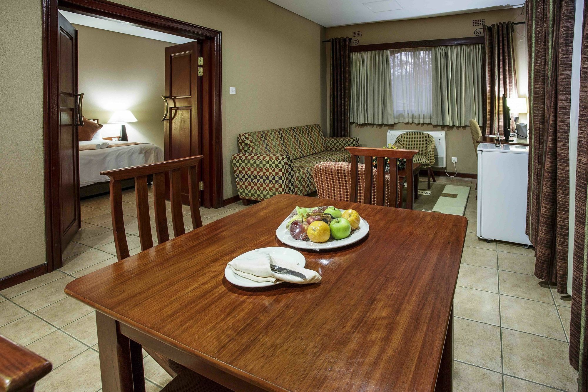 M'Kango Golfview Hotel Лусака Экстерьер фото